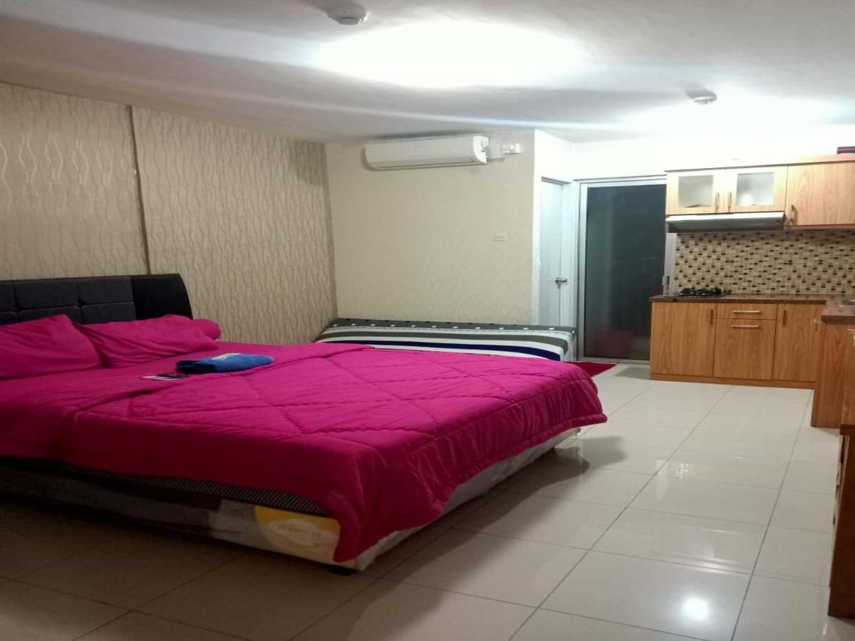 Apartemen Bassura By Travelibu *